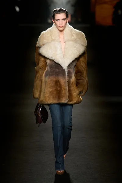 Look 45